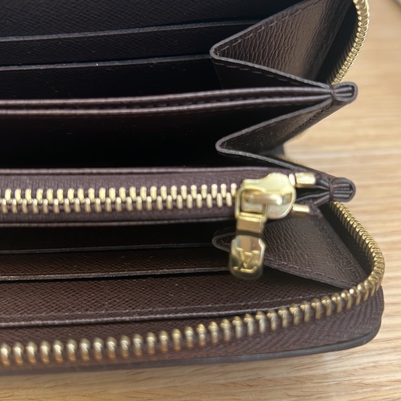LOUIS VUITTON ZIPPY WALLET DAMIER EBENE - Picture 8 of 17